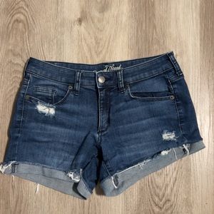 Universal Thread Size 26 Jean shorts